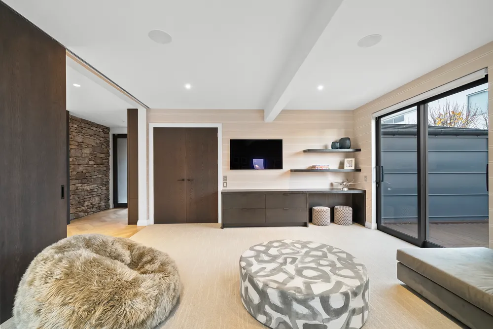 Photos of 148 Glandovey Road