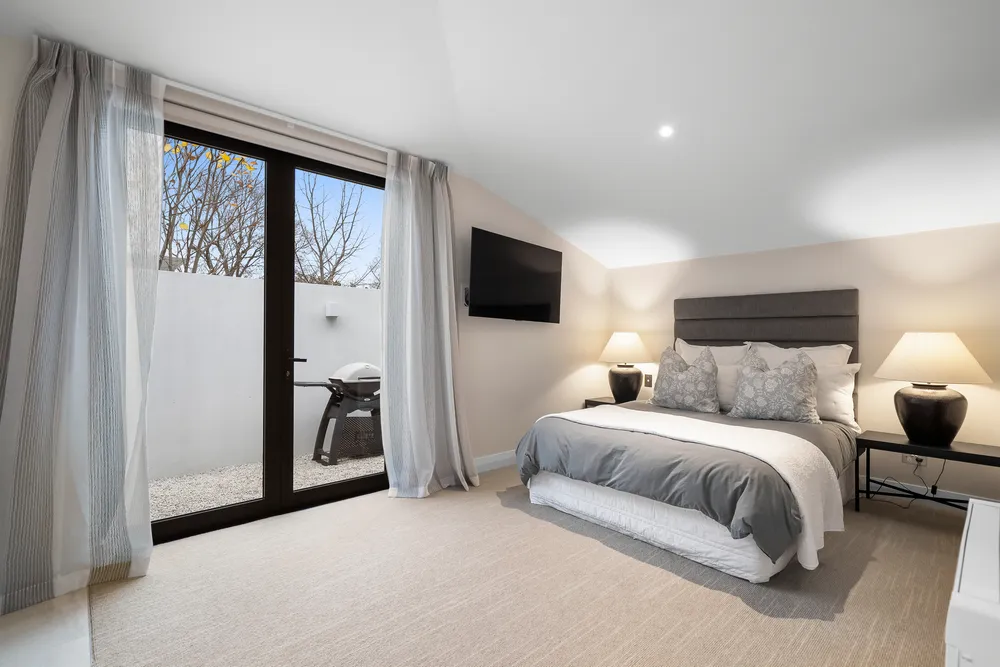 Photos of 148 Glandovey Road