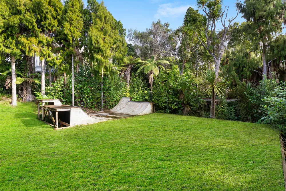 Photos of 121 Kowhai Road
