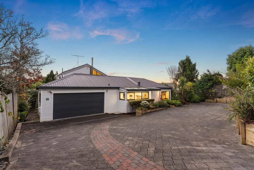 Photos of 121 Kowhai Road
