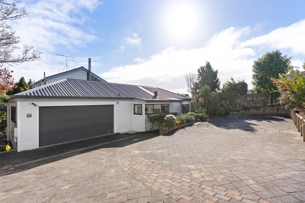 Photos of 121 Kowhai Road