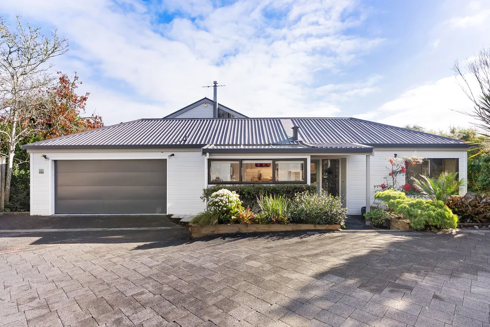 Photos of 121 Kowhai Road