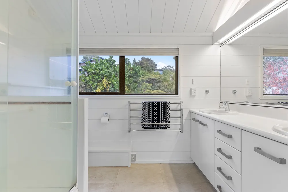 Photos of 121 Kowhai Road