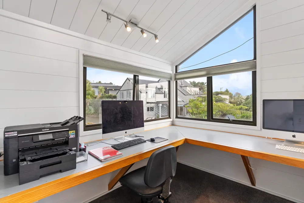 Photos of 121 Kowhai Road