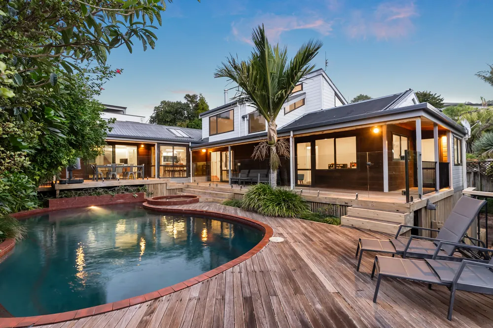 Photos of 121 Kowhai Road