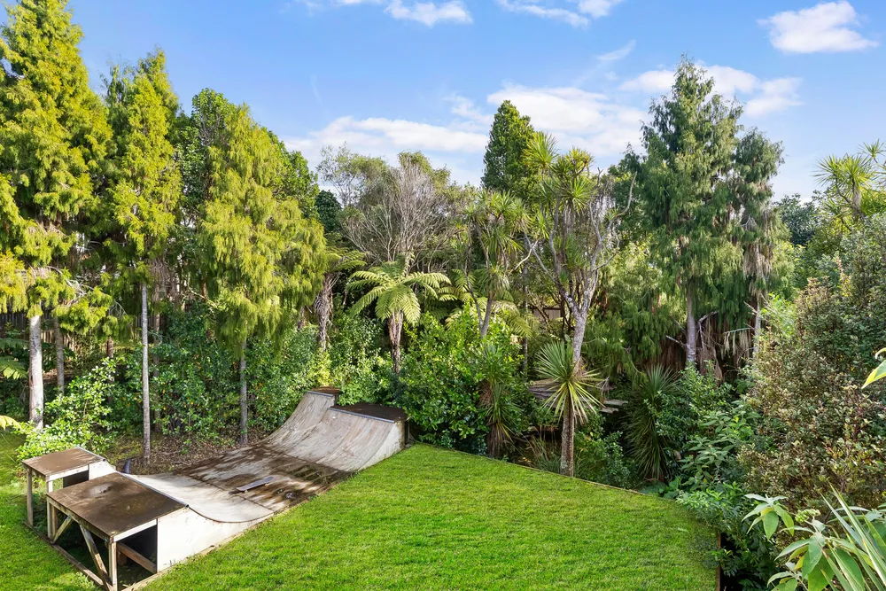Photos of 121 Kowhai Road