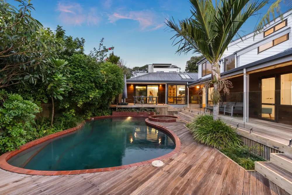 Photos of 121 Kowhai Road