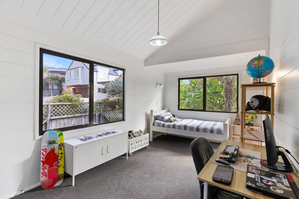 Photos of 121 Kowhai Road