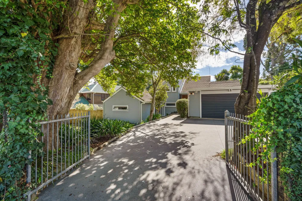 Photos of 150 Whau Valley Road