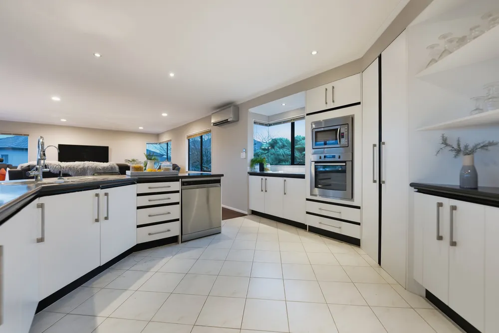 Photos of 8 Chiania Place