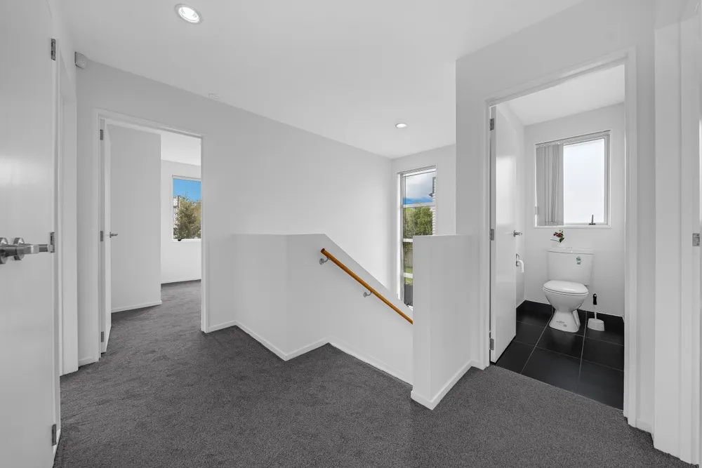Photos of 4 Phar Lap Crescent