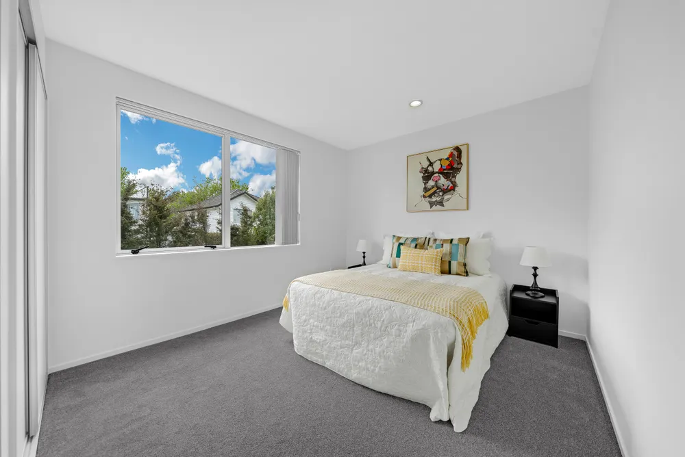 Photos of 4 Phar Lap Crescent