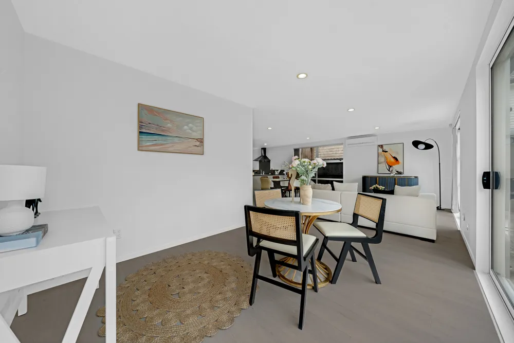 Photos of 4 Phar Lap Crescent