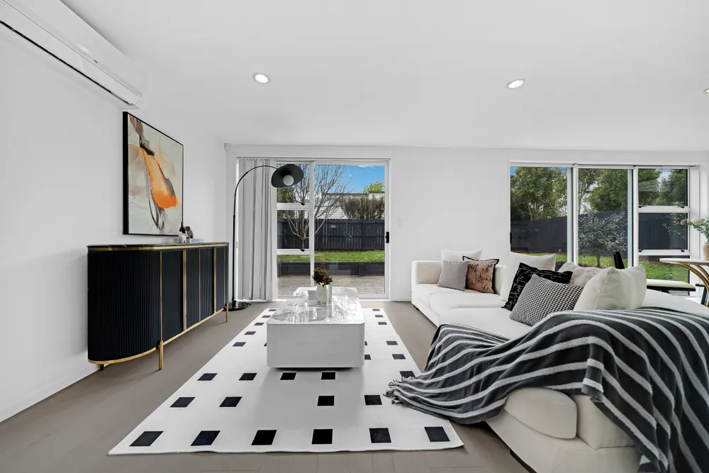 Photos of 4 Phar Lap Crescent