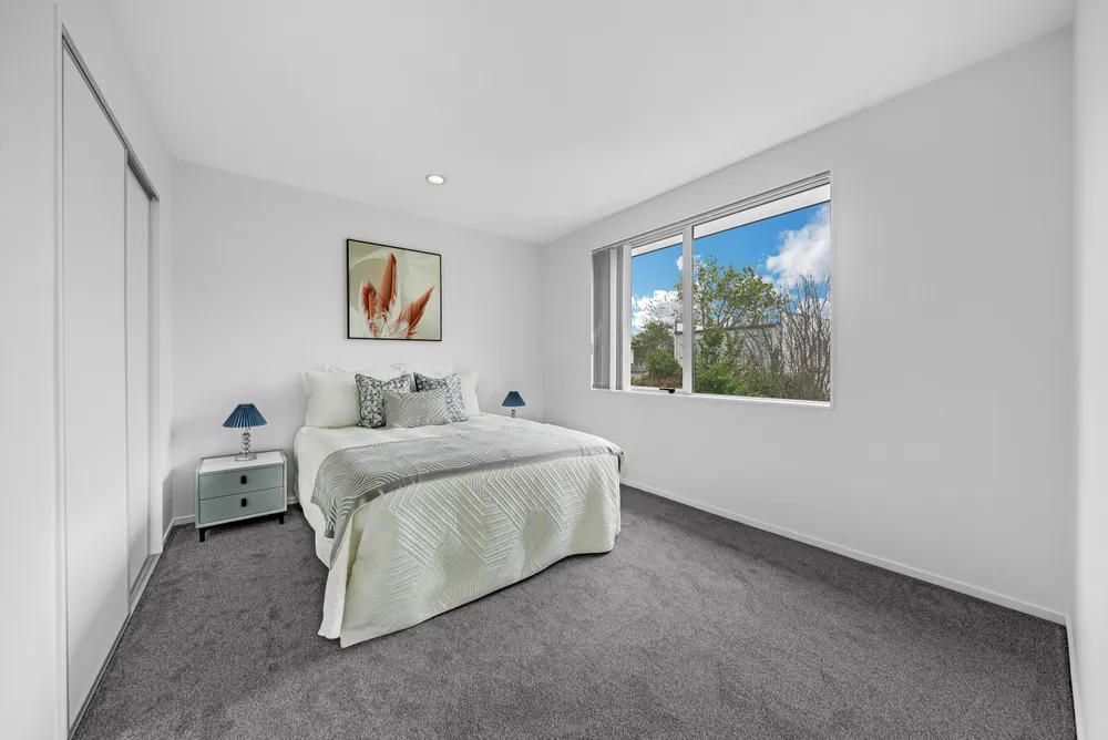 Photos of 4 Phar Lap Crescent