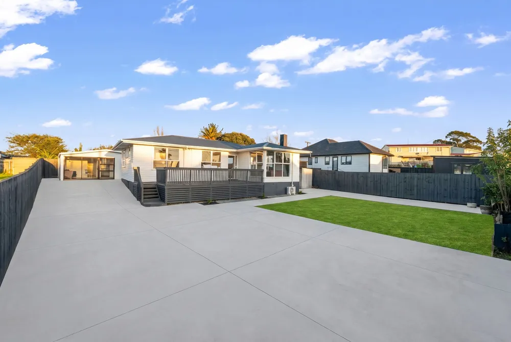 Photos of 54 Cobham Crescent
