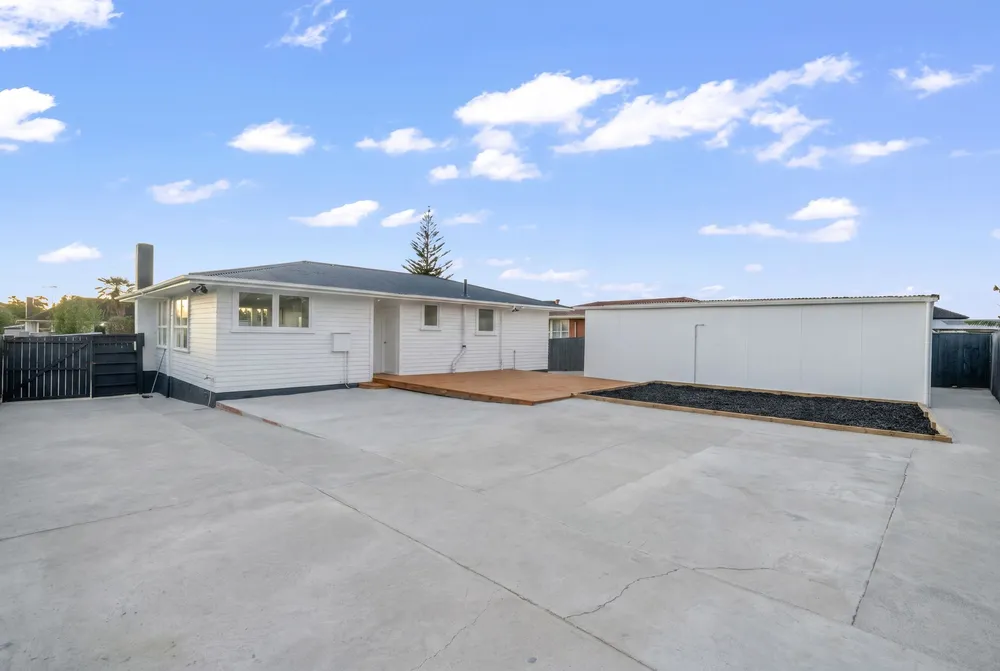 Photos of 54 Cobham Crescent