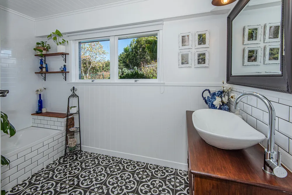 Photos of 60 Carr Street
