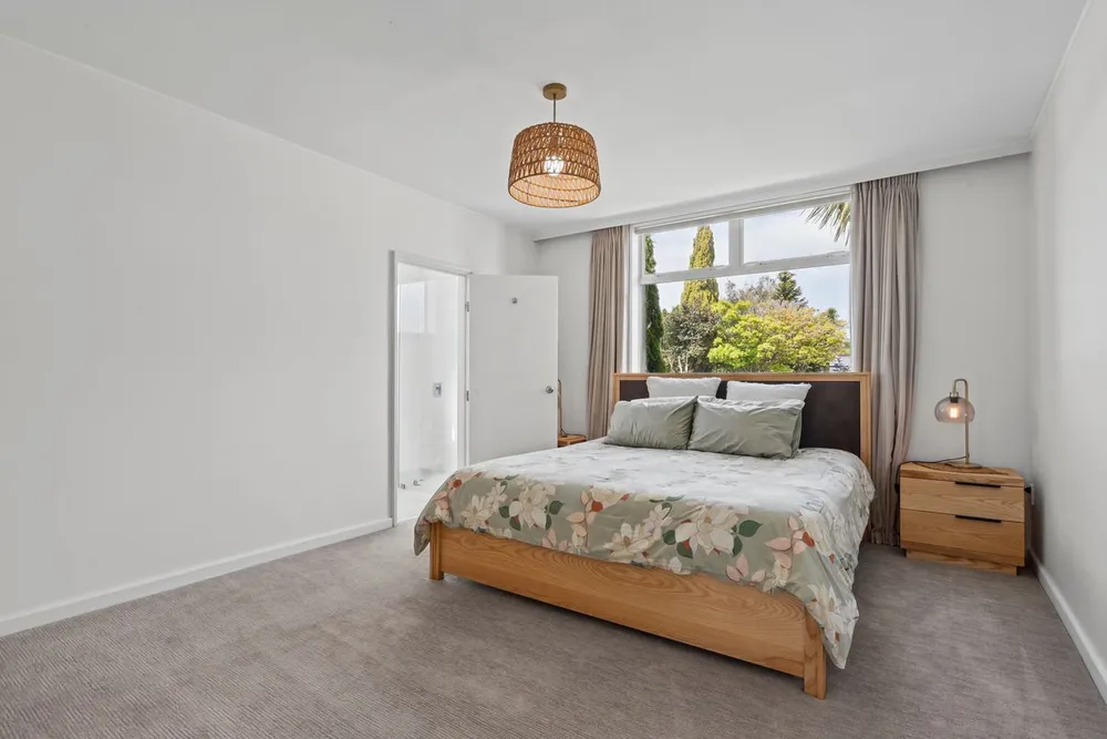 Photos of 24 Guinness Crescent