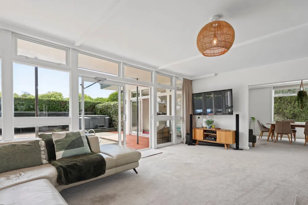 Photos of 24 Guinness Crescent