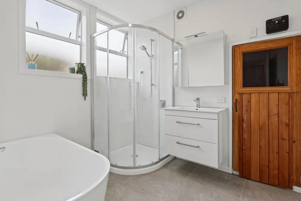 Photos of 24 Guinness Crescent
