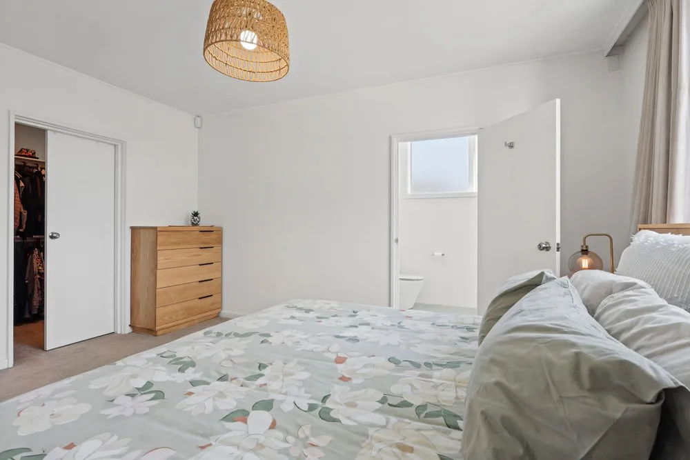 Photos of 24 Guinness Crescent