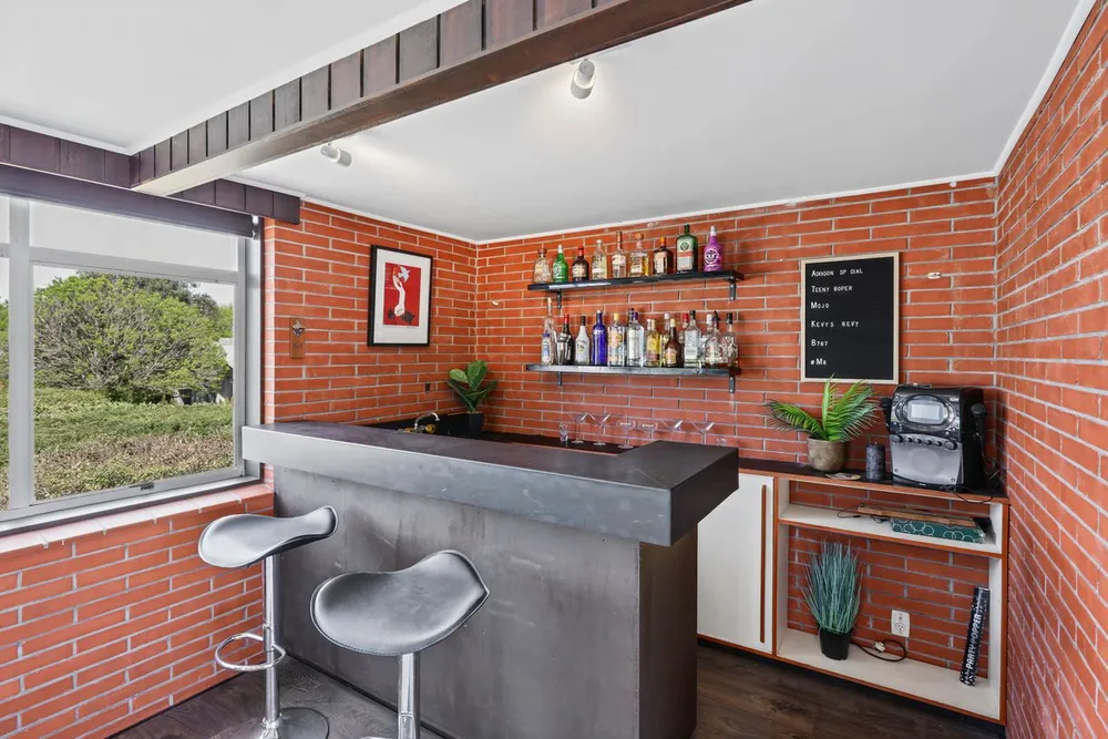 Photos of 24 Guinness Crescent