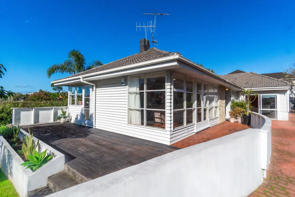 Photos of 9 Combes Road