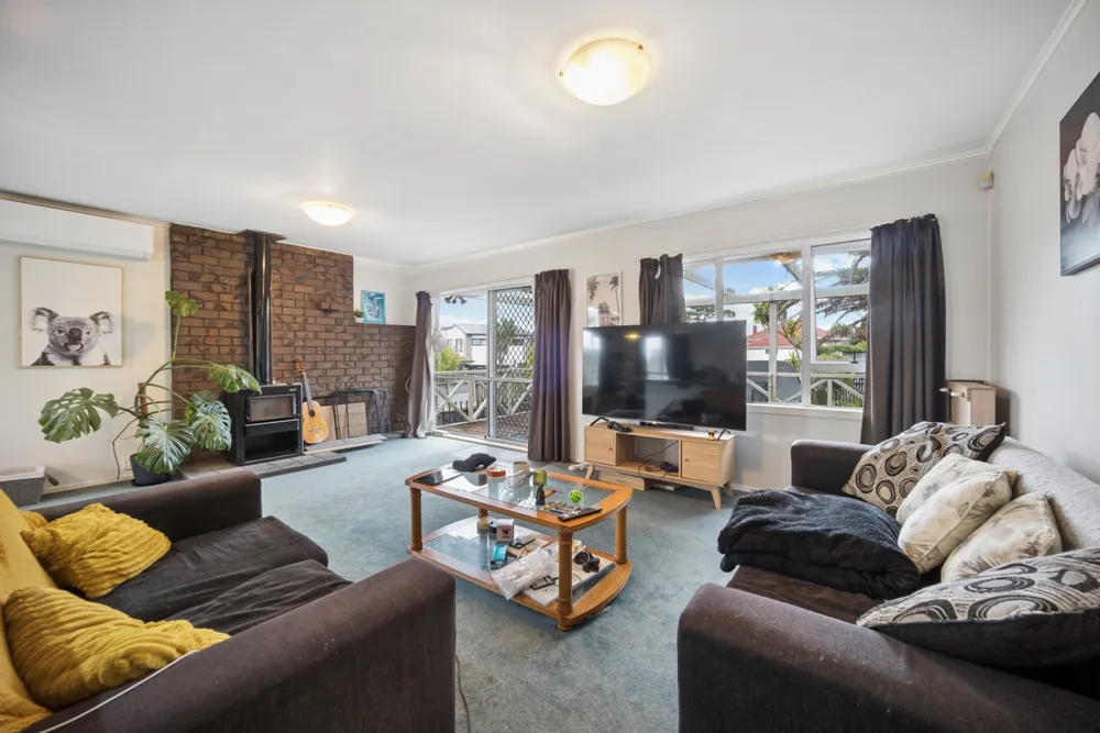 Photos of 13 Gladfield Lane