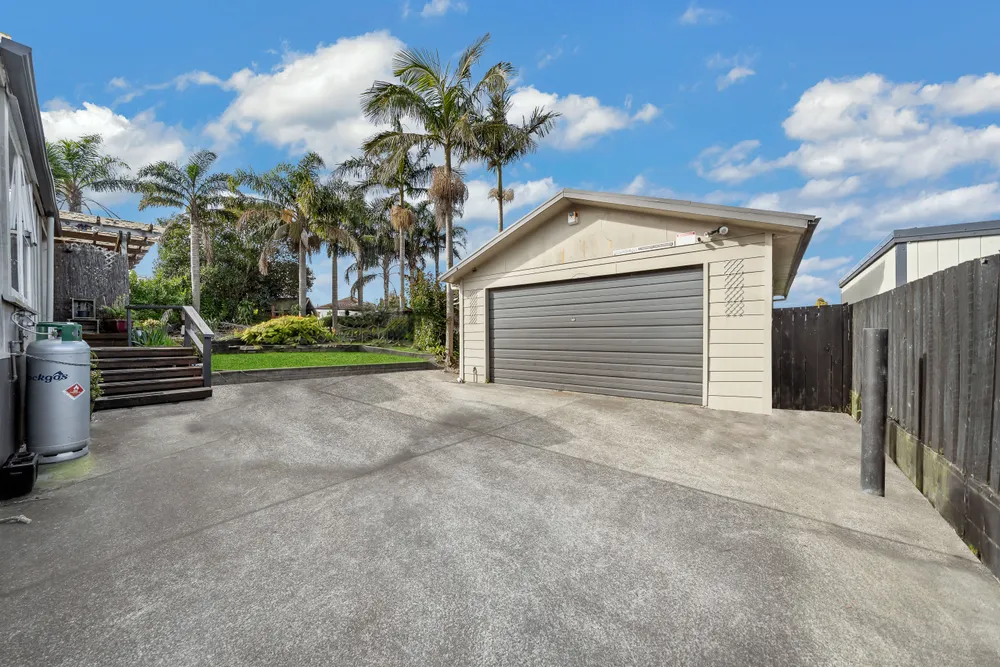 Photos of 13 Gladfield Lane