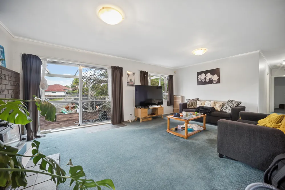 Photos of 13 Gladfield Lane