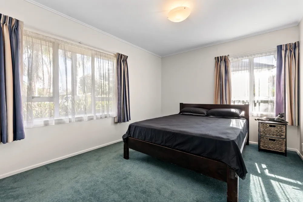 Photos of 13 Gladfield Lane