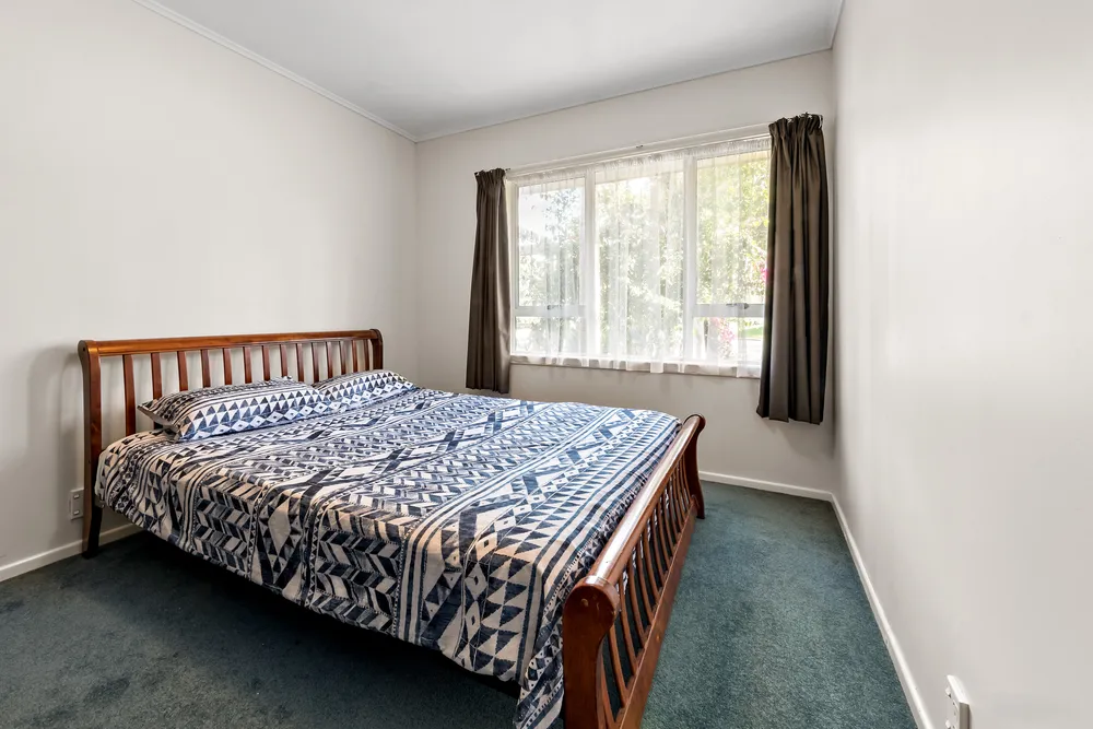Photos of 13 Gladfield Lane