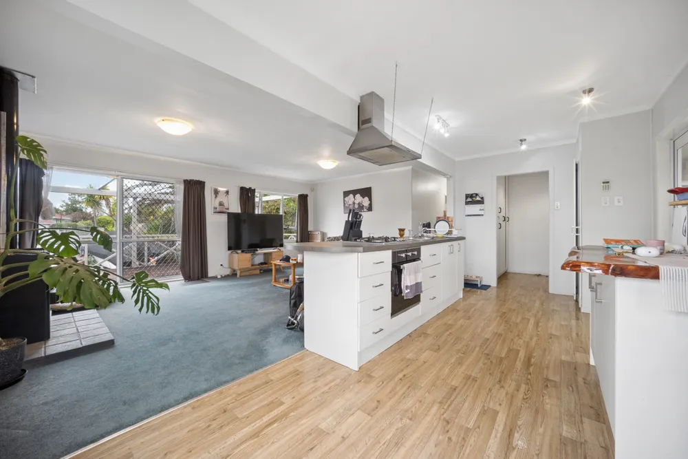 Photos of 13 Gladfield Lane