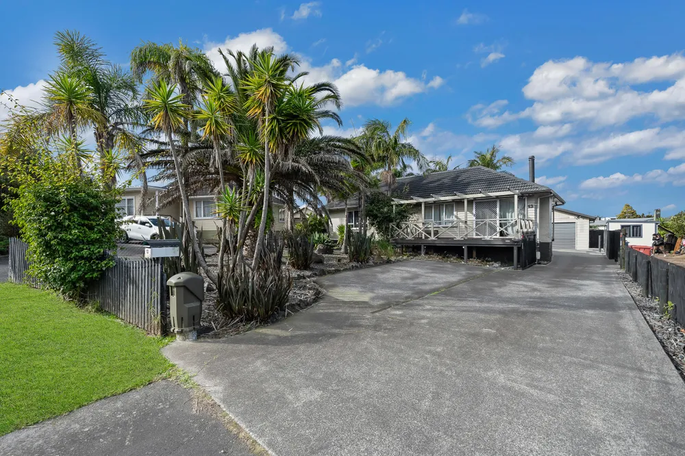 Photos of 13 Gladfield Lane