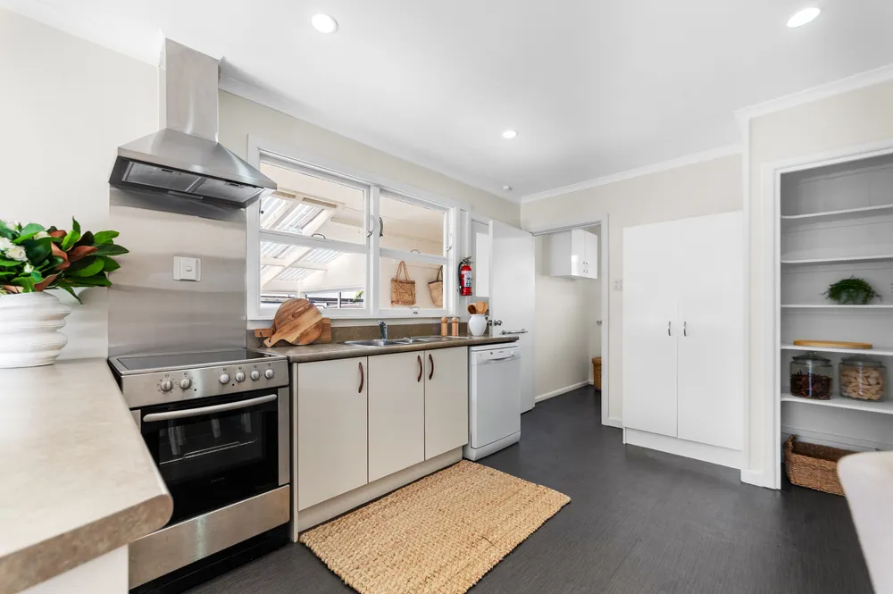 Photos of 551 Springs Road