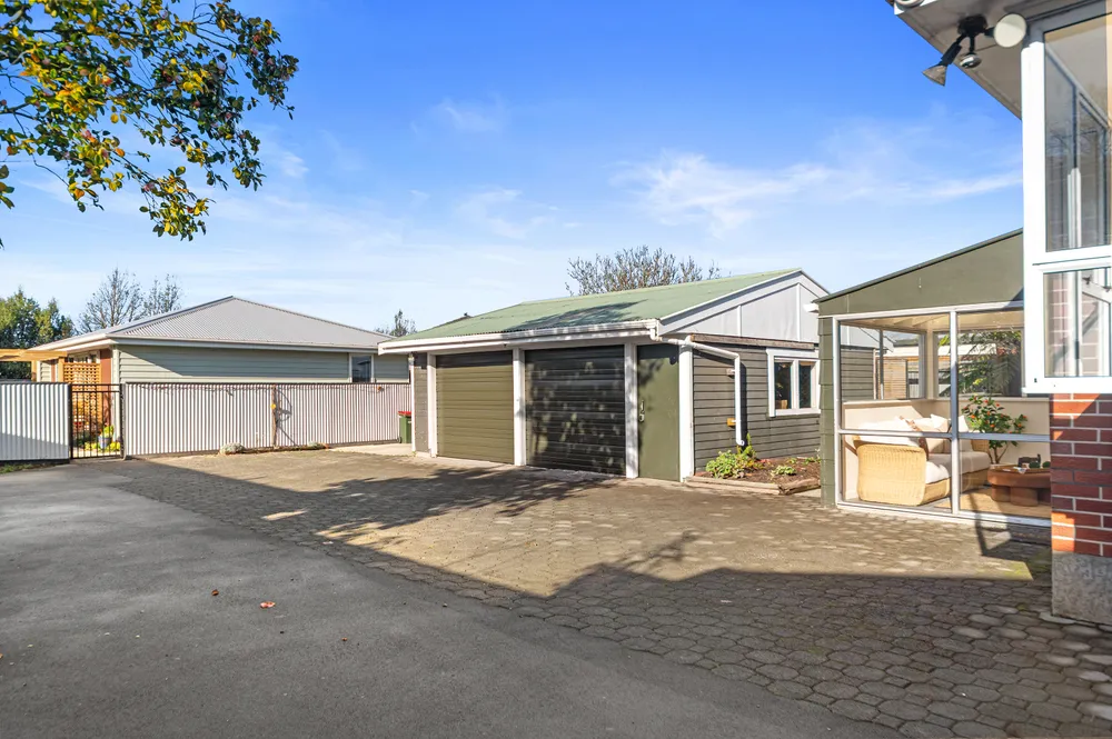 Photos of 551 Springs Road