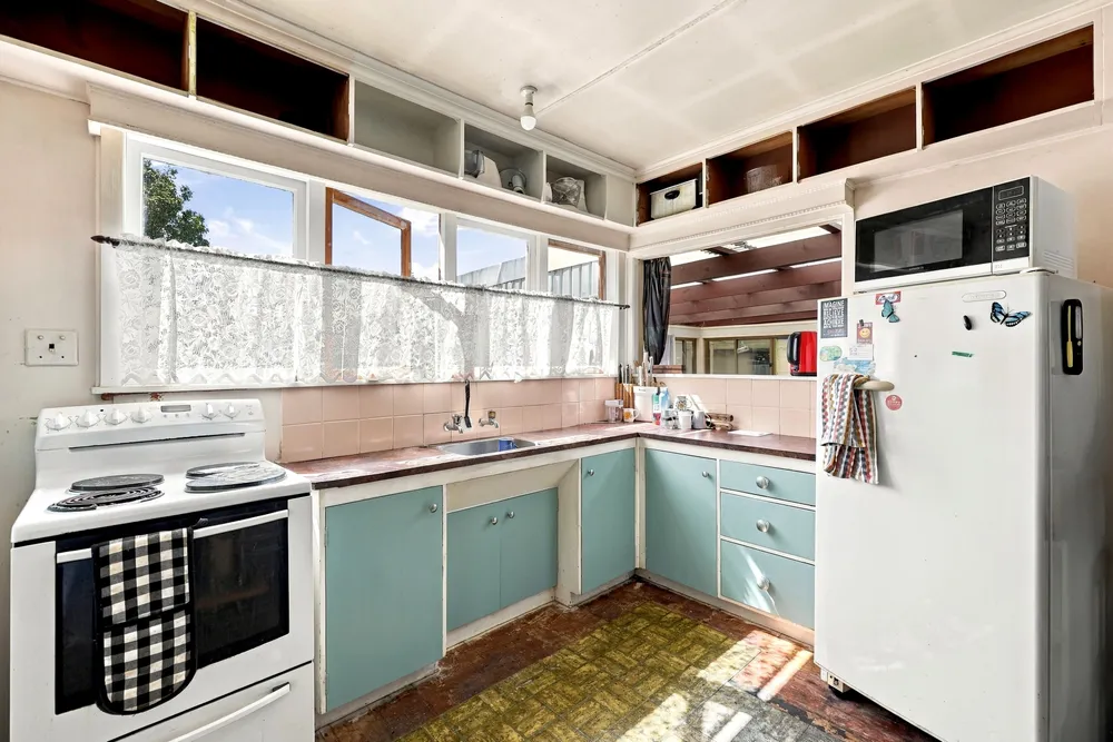 Photos of 240 Princes Street East