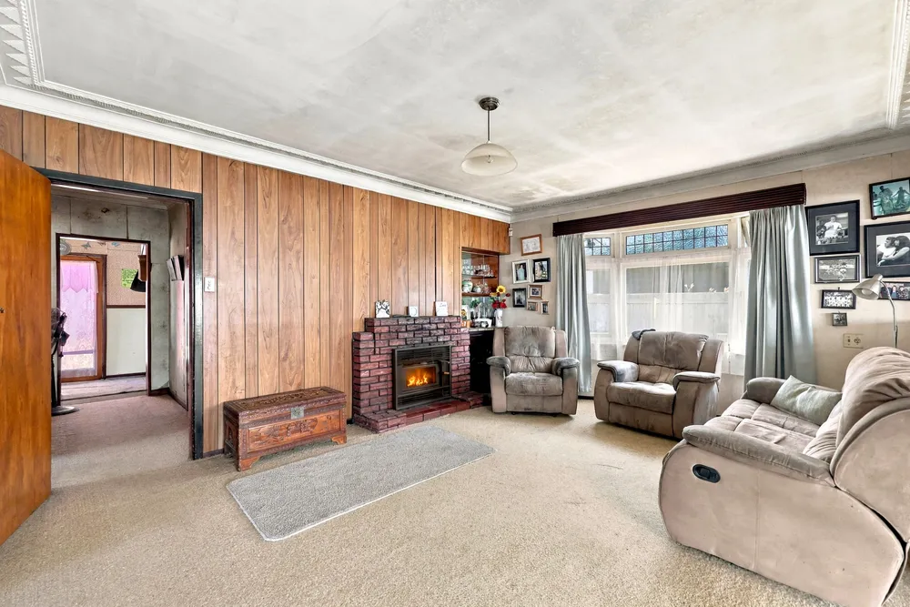 Photos of 240 Princes Street East