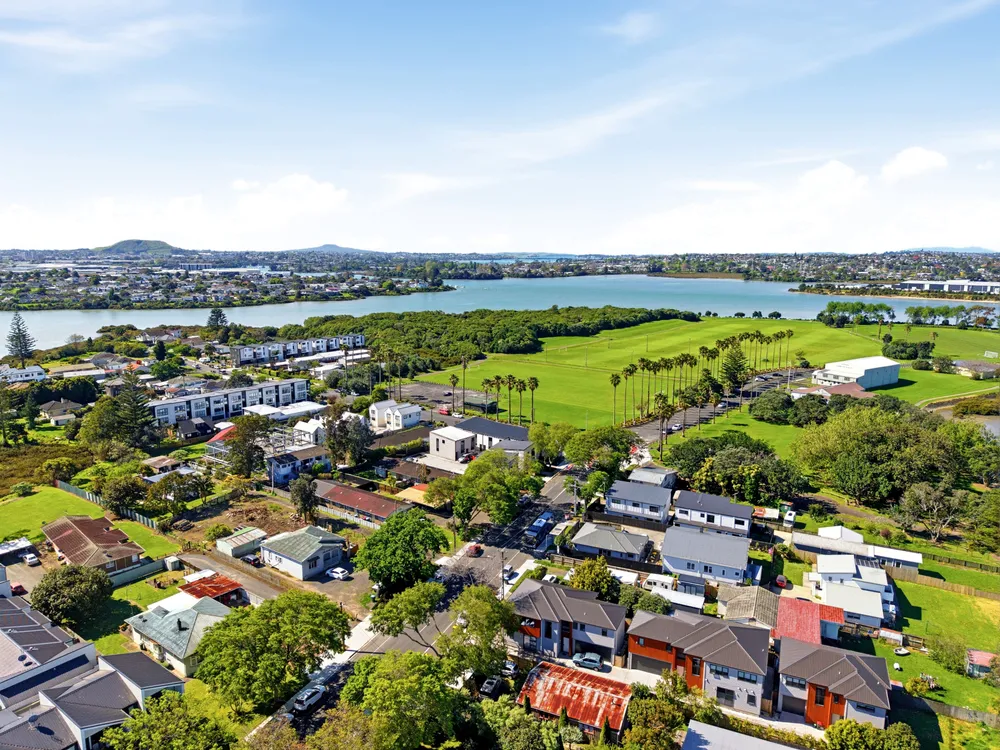 Photos of 240 Princes Street East