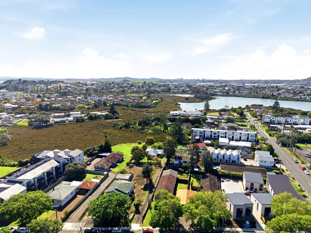 Photos of 240 Princes Street East