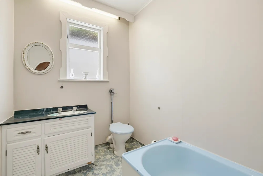 Photos of 19 Cam Street