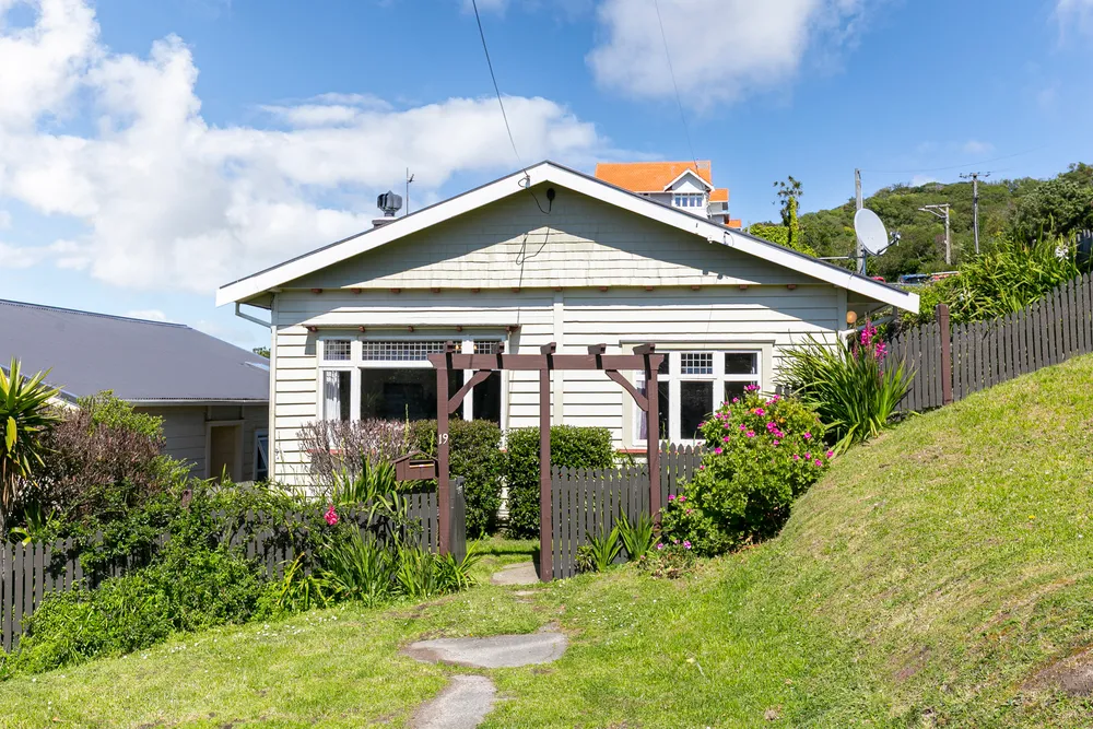 Photos of 19 Cam Street