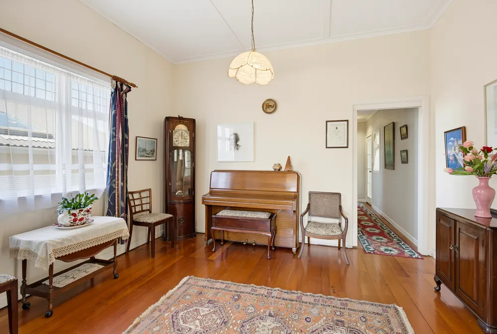 Photos of 19 Cam Street