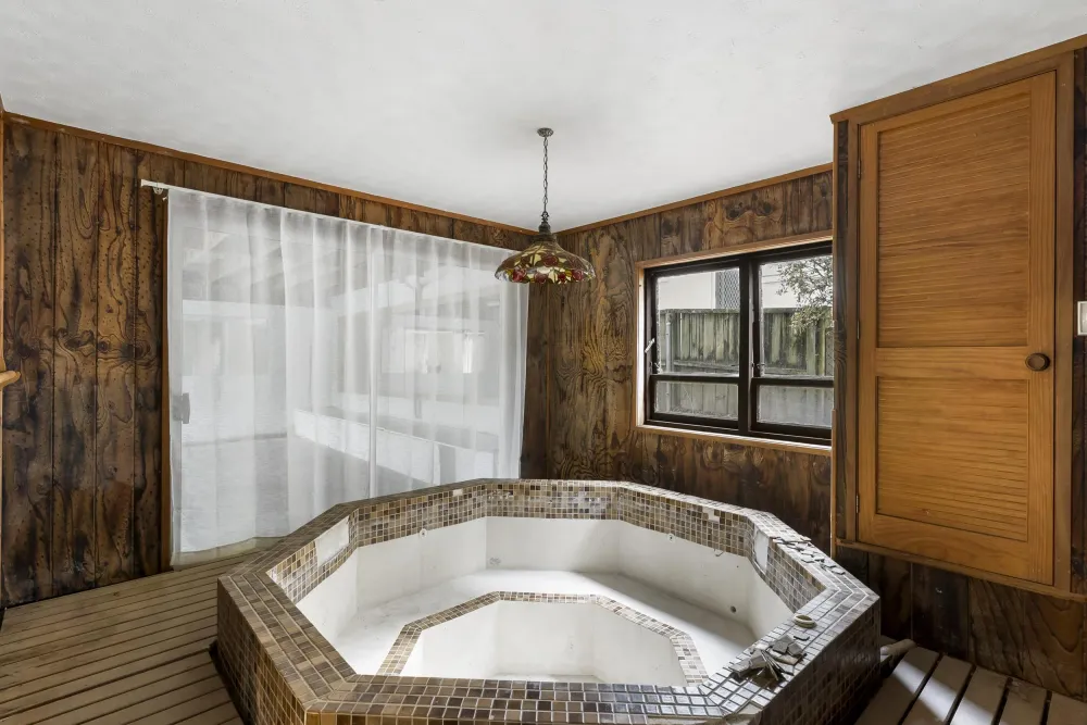 Photos of 38 Merriefield Avenue