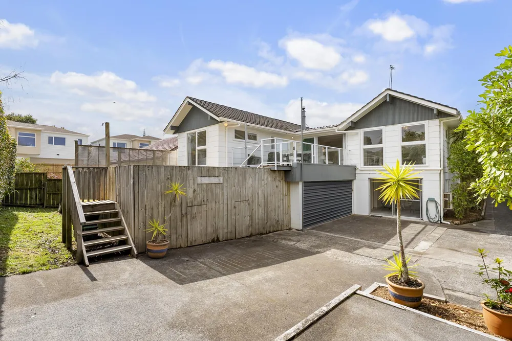 Photos of 38 Merriefield Avenue