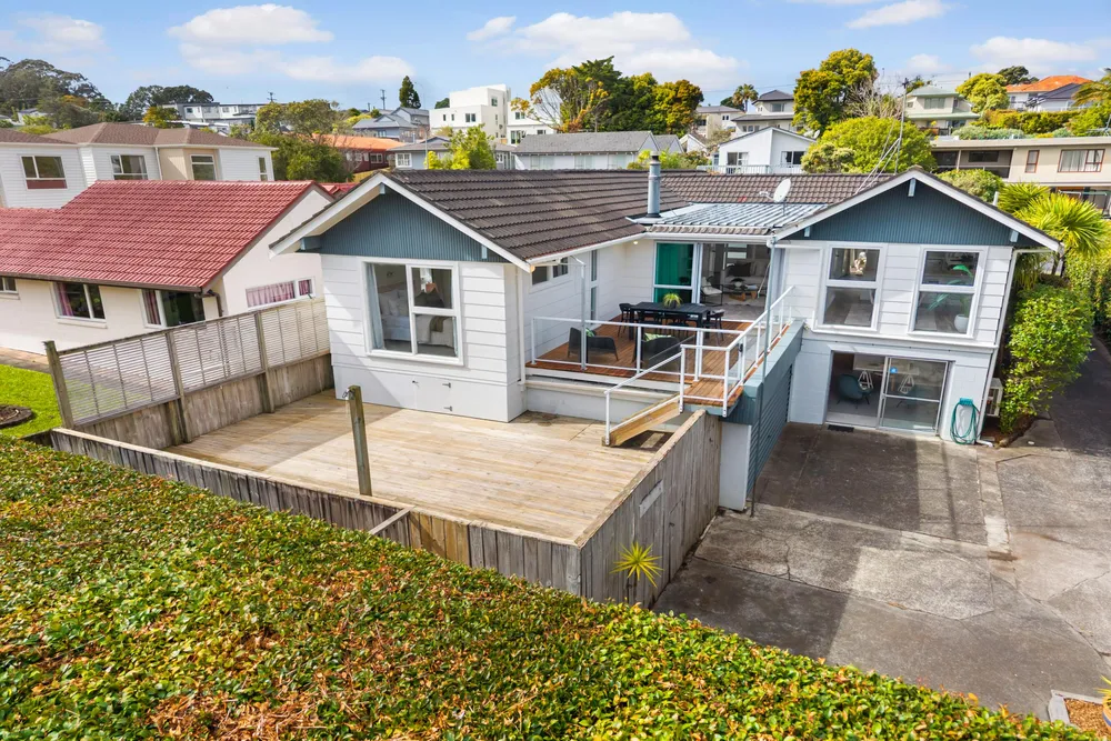 Photos of 38 Merriefield Avenue