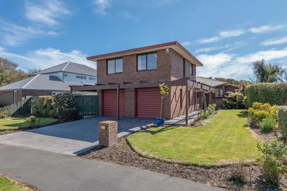 Photos of 13 Lancewood Drive