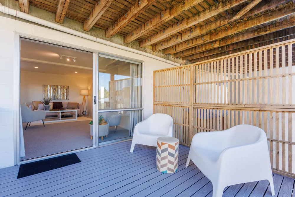 Photos of 1071 Whangaparaoa Road