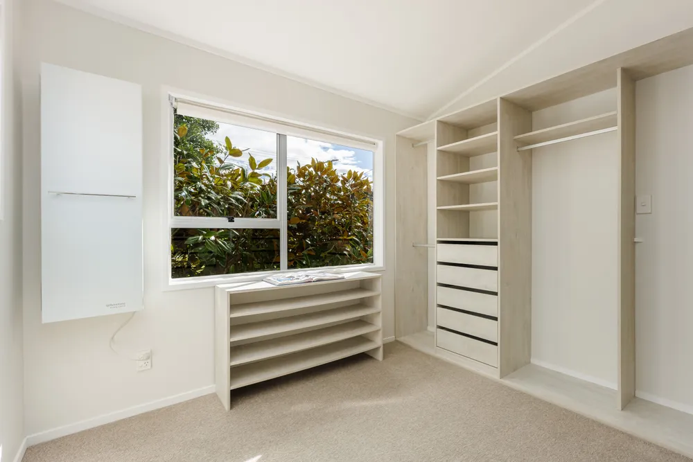 Photos of 1071 Whangaparaoa Road